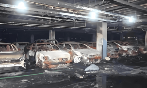 原创 
            电车又起火了，随时随地，不可预测，拖车都怕了