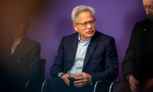 黄仁勋“最直白表态”：中国这么做，将赢了美国